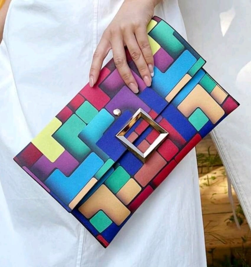 Multicolor Geometrical Envelope