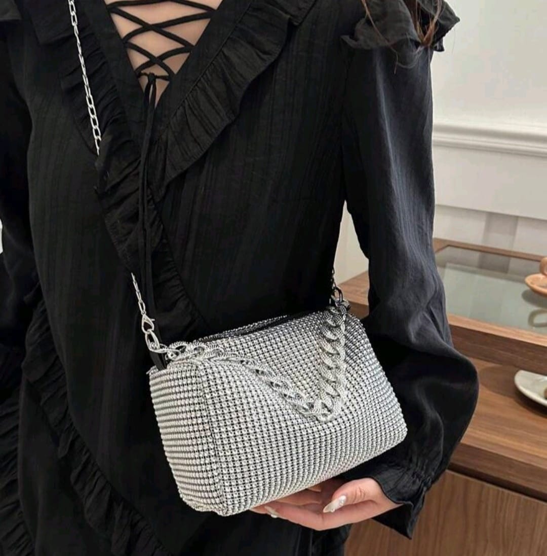 Metallic Handbag with Chain Decoration