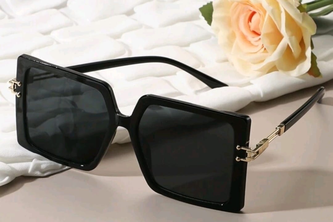 Black Vintage Oversized Square Frame Sunglasses